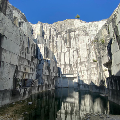 Cava Valsora -  Passo del Vestito, Massa