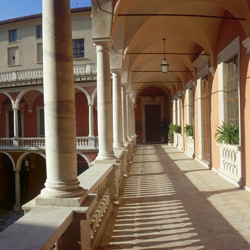 Loggiato del Palazzo Ducale – Massa