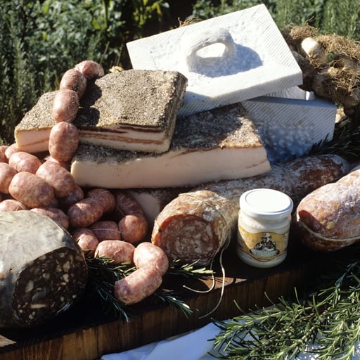 Salumi e prodotti tipici del territorio