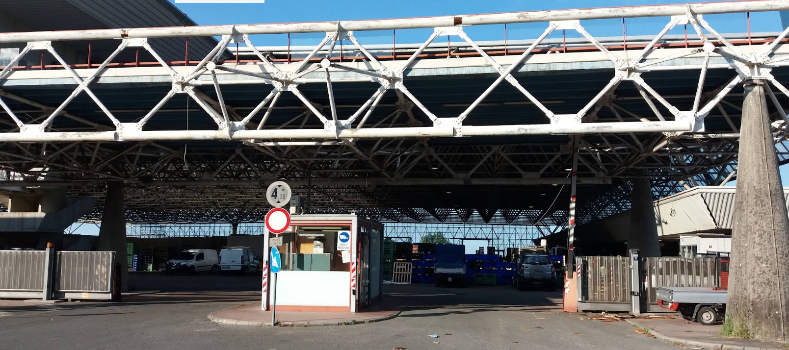 ingresso ex mercato ortofrutticolo Jare 