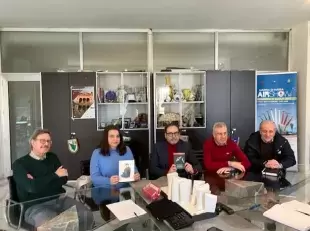 Conferenza stampa presentazione omaggio Chelli 22.01.24: da sx: Paolo Giannotti, Chiara Baria, Francesco Persiani, Massimo Dalle Luche, Franco Frediani 