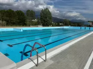 Esterno piscina centro acquatico di Massa